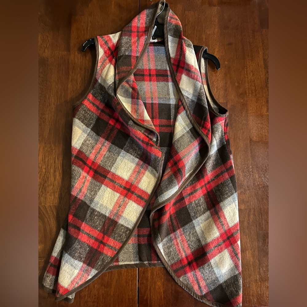 Red brown and tan flannel print vest women’s small